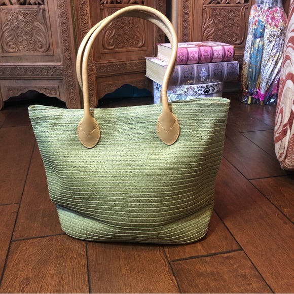 NWT straw tote - lined - Picture 1 of 9